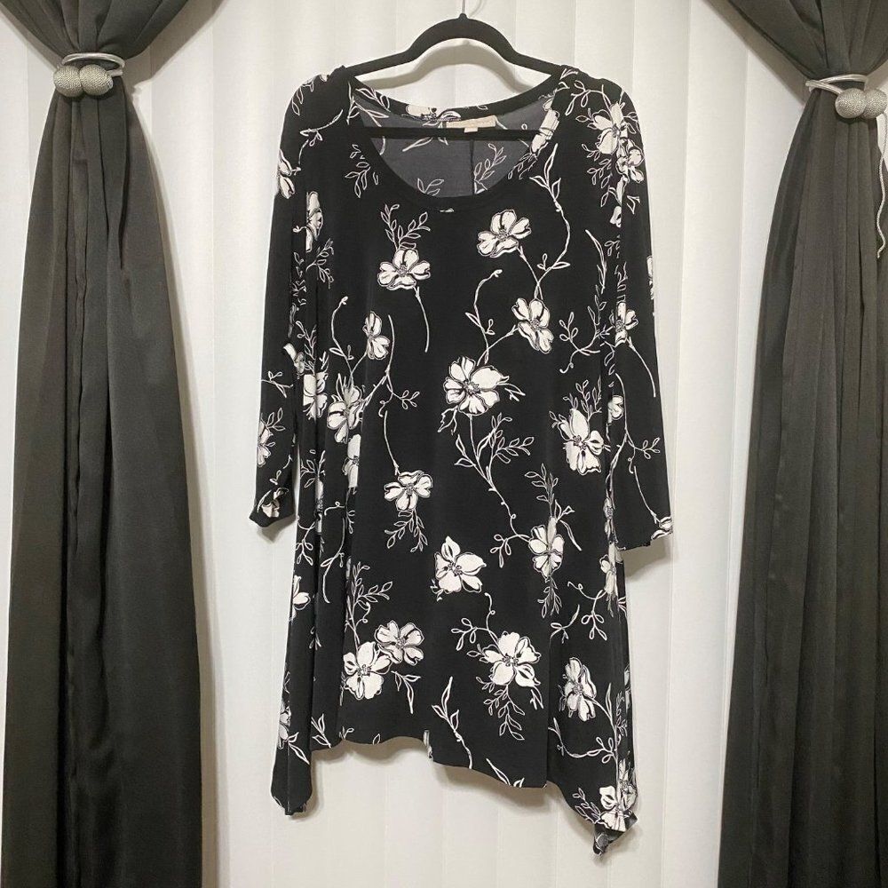 Woman Within floral 3/4 sleeve black/white blouse